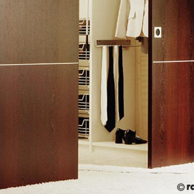 Átlátszatlan térelválasztó beltérre